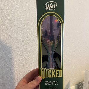 Wet Brush & Black Bow Wicked Iridescent Detangler - Purple/Green NWT